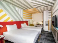 Ibis Styles Warszawa Centrum Hoteles cerca de Palacio Lazienki
