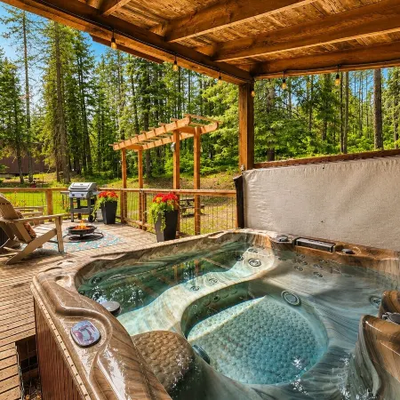 Camp David 1 Bedroom Home by NW Comfy Cabins