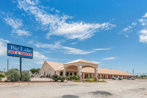 Big Lake Inn and Suites - parking