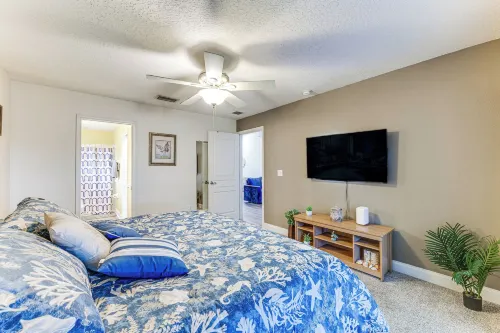 Heart of Lake County! Family Escape w/ Lanai, Pool - 3-Sterne