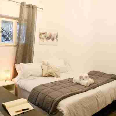 Charming Home in the Heart of Haifa by Sea N Rent Rooms