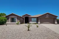 Spacious Backyard! Family Haven in San Tan Valley - Homestays