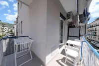 Real Modern Rapallo Retreat - مطابخ