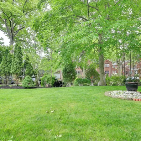 Retreat w/ Yard Near NYC & Metlife Stadium!