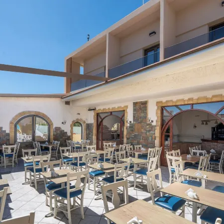 Erato Hotel