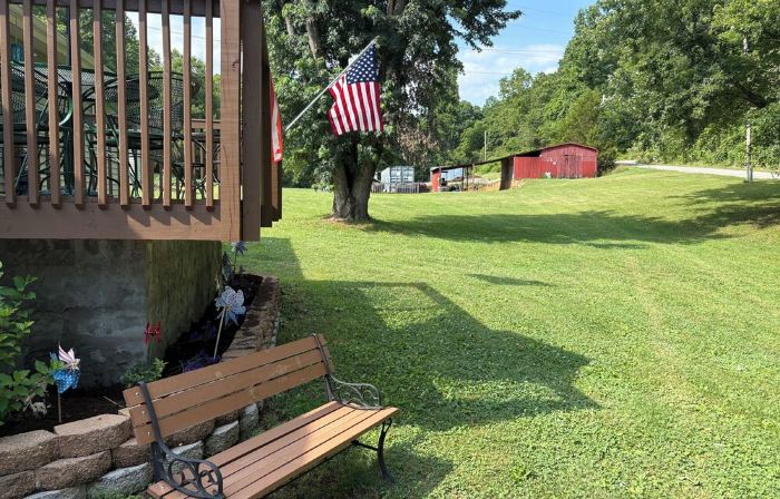 Rosey's Retreat Charming 2-bedroom Country Cottage in LaFollette, Tennessee WiFi