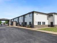 Super 8 by Wyndham Bourbonnais/Kankakee Area Hotels in Bradley