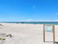 Sandy Cheeks & Barefeet, Gorgeous Interior Gulf Beach Place, Pool, on Beach Side - Beach