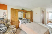 Community Perks! Somerset Retreat w/ Private Deck - 3-Star