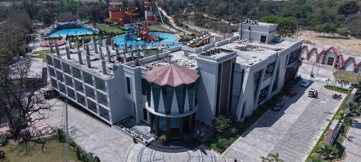 Marino Water Park & Resort Hotels in Lakhnau