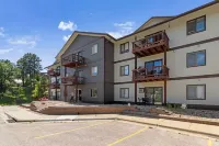 2 Bedroom/2 Bath Condo with Full Kitchen in the Heart of the Black Hills. - 民宿