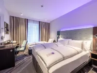 Premier Inn Hamburg St. Pauli Hôtels à proximité de : Théâtre Schmidt