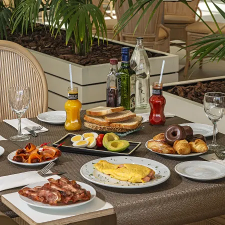 Hotel Cabogata Jardín