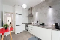 Charming 2-Bedroom Apartment in Almada, Near Lisbon -  Appartamenti vacanze