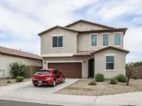 Mackenzie - Private BR w-Shared Bathroom Hotels near Camelback Ranch