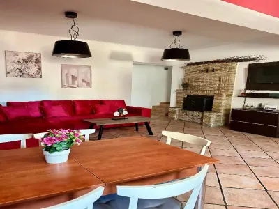 Mc Queen Rooms & Apartments Hotels in Vatanex