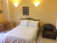 2 Bedrooms Apartment by Paul - Pensions