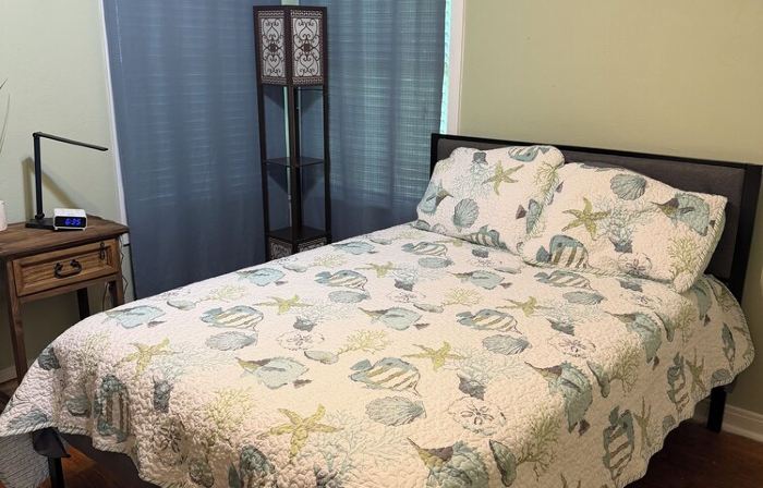 Charming 2-bedroom house in welcoming quiet Hondo w HEAT AC, WiFi, cable