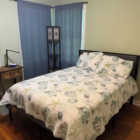Charming 2-bedroom house in welcoming quiet Hondo w HEAT AC, WiFi, cable