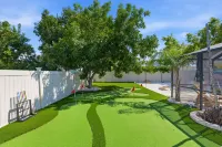 Poolside Oasis Sleeps 8 Game Room Putt Putt - Jacuzzi