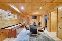 Mountain Retreat Hot Tub Game Room Basketball - balcón