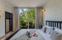 Stylish 2Br w Pool Near Candolim and Coco Beach - Homestays