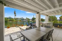 3Br Waterfront • Hot Tub + Dock • Kayaks • Bikes - 3-Star