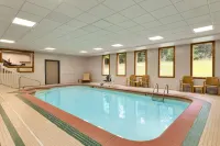 Country Inn & Suites by Radisson, Mishawaka, IN - Pysäköinti