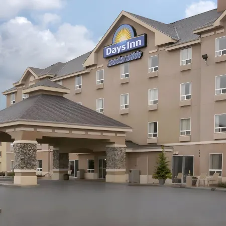 PRAIRIE CREST RED DEER by IHG