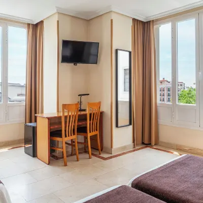 Hotel Mediodia Hotels near Railway Museum