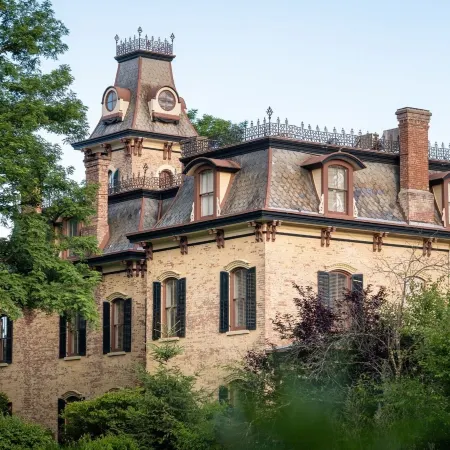 Hutton Brickyards Riverfront Hotel & Venue