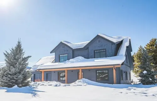 Spacious & Cozy House Big Sky Meadows w/ Hot Tub!  Perfect for Family Getaway - gimnasio