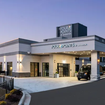 فور بوينتس باي شيراتون أتلانتا أيربورت ويست Hotels near محطة مارتا هاملتون إي هولمز