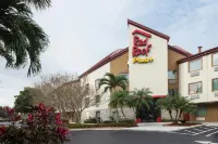 Red Roof Plus+ West Palm Beach - 2-Star