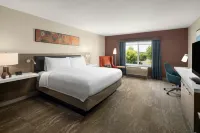 Hilton Garden Inn Spokane Airport - مسبح