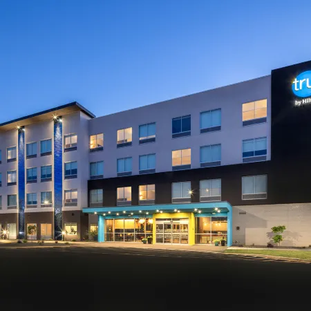 Tru by Hilton Yakima Airport
