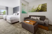 SpringHill Suites Manchester-Boston Regional Airport - موقف سيارات