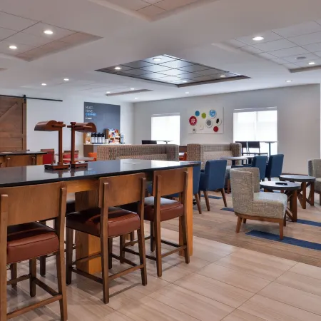 Holiday Inn Express & Suites CINCINNATI - MASON by IHG