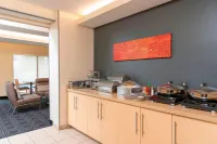 韋恩堡北萬豪TownePlace Suites 酒店 - 早餐