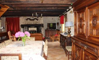 House with 2 Bedrooms in Eyliac, with Private Pool and Enclosed Garden