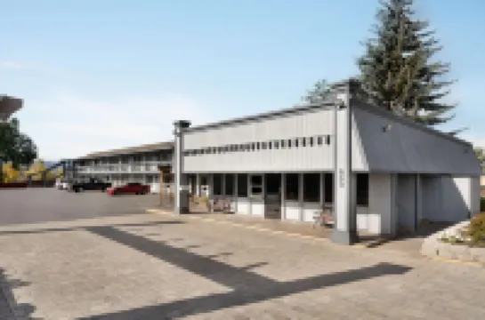 เดย์สอินน์ บายวินด์แฮม เบนด์