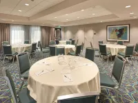 Hampton Inn & Suites Sacramento at Csus Hotels near Curtis Park