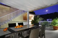 Holiday House for 8 Persons, with Swimming Pool, Near the Beach