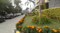 Ramada by Wyndham Gurgaon Central - parking