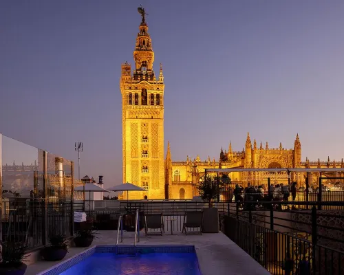 EME Catedral Mercer Hotel Hotels near Edificio La Adriatica