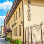Staryij Dvorik na Mopra Hotel