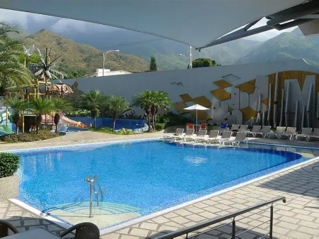 Hotel Pipo Internacional Отели в г. Хирардот