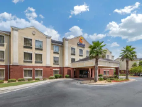 Comfort Inn & Suites Statesboro - University Area Hotels in Statesboro