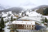 Apartamentos Los Picos de Europa Hotels in Cillorigo de Liébana