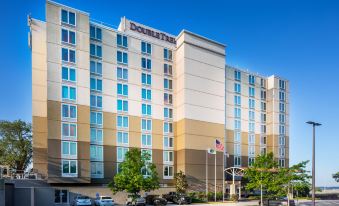 DoubleTree by Hilton Biloxi